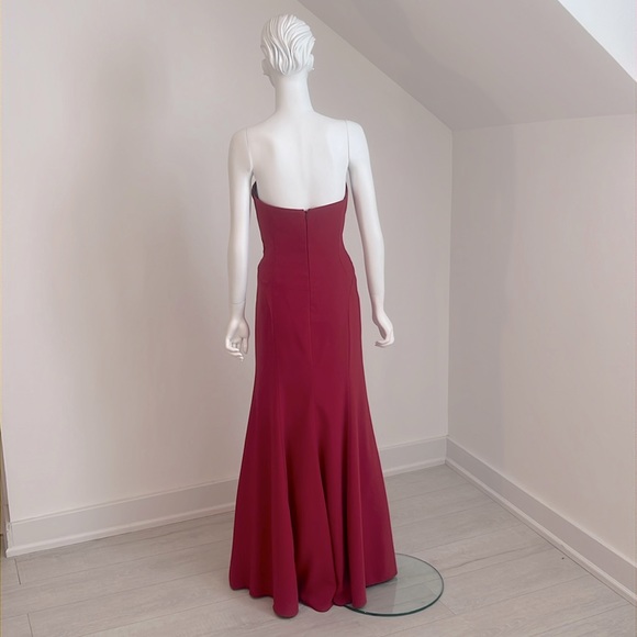 NWT SAMPLE Dessy 4515 size 12 Claret (Red) crepe sweetheart trumpet.  Pristine. - Picture 4 of 7